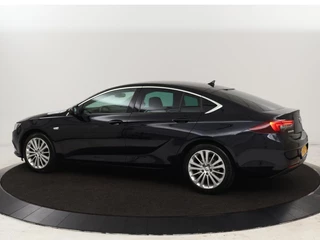 Opel Insignia Opel Insignia 1.5 Turbo Executive | Leder/Alcantara | Trekhaak |  Carplay | Navigatie | Climate control | Cruise control | Parkeerhulp - afbeelding nr 2