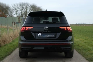 Volkswagen Tiguan Volkswagen Tiguan 1.5 TSI / 2x R-Line / Black Style / VC / HeadUP / H&K / Camera / LED / Trekhaak / 19