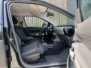 Citroën C4 Cactus Citroen C4 Cactus 1.2 PureTech Shine 110pk Navigatiesysteem | Climate control | Cruise control | Multifunctioneel stuurwiel | Trekhaak | Isofix | Getint glas | Inparkeerhulp | Parkeersensoren voor en achter | Achteruitrijcamera - afbeelding nr 34