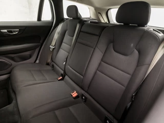 Volvo V60 164Pk Automaat (APPLE CARPLAY, GROOT NAVI, CAMERA, ADAPTIVE CRUISE, SPORTSTOELEN, TREKHAAK, PARKEERSENSOREN, DAB+, NIEUWE APK, NIEUWSTAAT) - afbeelding nr 14