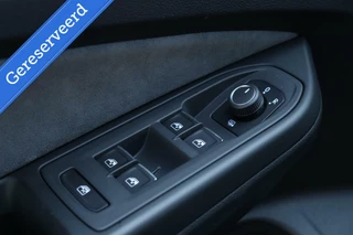 Volkswagen Golf Volkswagen Golf 8 1.5 eTSI / 3x R-Line / DSG / ACC / DAB / Navi / CarPlay / 150pk / LED / 17