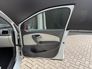 Volkswagen Polo Volkswagen Polo 1.2 TSI Comfortline R|Panorama|Beats|Camera|Stoelverwarming - afbeelding nr 16