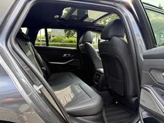 BMW 3 Serie BMW 3 Serie Touring 330e xDrive M-Sport | Pilot assist | Pano | H&K | Laser | Leer | - afbeelding nr 22