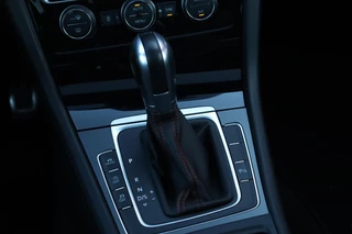 Volkswagen Golf Volkswagen Golf 7.5 GTI DSG / Vol Opties! / 230PK! / DSG / ACC / Pano / Virtual Cockpit / Camera / Navi / 19