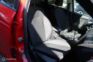 Ford Focus Ford Focus Wagon 1.5 Red Edition 18Inch/Trekhaak/NAP/Cruise - afbeelding nr 13
