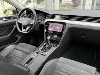 Volkswagen Passat Volkswagen Passat 1.4 TSI PHEV GTE SOH96%|Pano|Trekhaak|360Cam|DCC|Leer/Alc|Matrix|Ad.cruise - afbeelding nr 3