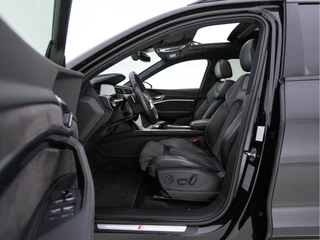 Audi e-tron Audi e-tron 50 Quattro S-Line Launch-Edition-Black 71 kWh (INCL-BTW) *PANO | LEATHER-MICROFIBRE | DIGI-COCKPIT | FULL-LED | MEMORY-PACK | ADAPTIVE-CRUISE | HEATED-SPORTSEATS | NAVI-FULLMAP | KEYLESS | SHIFT-PADDLES | 20