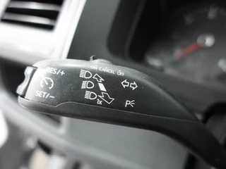 Volkswagen Transporter Volkswagen Transporter 2.0 TDI L1H1 Airco Cruise control Trekhaak Parkeersensoren 3-zits Sidebars Euro6 - afbeelding nr 14