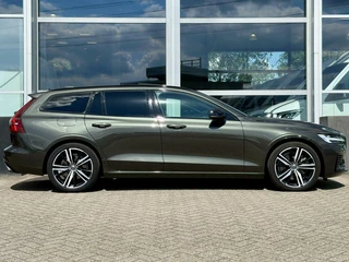 Volvo V60 Volvo V60 2.0 T6 PHEV AWD Plus Dark|PANO|TREK|H&K|PILOT|CARPLAY - afbeelding nr 4