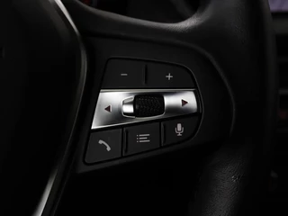 BMW 1 Serie BMW 1-serie 118i Business Edition | Luxury Line |  Panoramadak | Leder | Stoel & stuurverwarming | Camera | Carplay | Full LED | Live Cockpit | Navigatie | HiFi System | Parkeerhulp | Climate control - afbeelding nr 15
