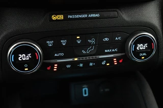 Ford Focus Ford Focus 1.0 EcoBoost Titanium | Automaat |  Stoel & stuurverwarming | Adaptive cruise | Carplay | Full LED | Keyless | Climate control - afbeelding nr 24