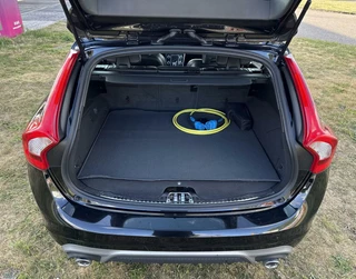 Volvo V60 Volvo V60 2.4 D6 Twin Engine R-Design - NAVI/PANO/LEER/NAP - afbeelding nr 16