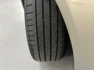Ford Focus Ford Focus 1.0 ECOB. First Edition, Schuif/kantel, PDC, NAVI, Trekhaak - afbeelding nr 17
