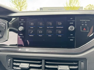 Volkswagen Polo Volkswagen Polo 1.0 TSI Highline 116 pk LED Stlvw CarPlay Cruise Navi Climatic Garantie PDC - afbeelding nr 22