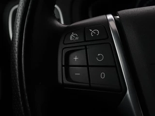 Volvo V40 Volvo V40 2.0 D2 R-Design | Stoelverwarming | Trekhaak |  Xenon | Leder/Alcantara | Navigatie | Parkeerhulp | Climate control - afbeelding nr 15