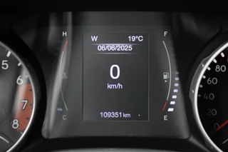Jeep Compass Jeep Compass 1.4 MultiAIR NIGHT EAGLE / Zwart dak / Apple Carplay - afbeelding nr 28