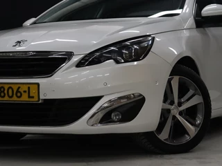 Peugeot 308 Peugeot 308 1.2 PureTech Allure [CRUISE CONTROL, CAMERA, TREKHAAK, STOELVERWARMING, DODE HOEK DETECTOR, CLIMATE CONTROL, NAVIGATIE, NIEUWSTAAT] - afbeelding nr 26