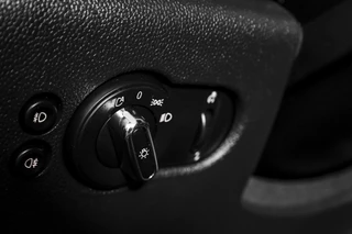 MINI Cooper MINI Cooper 1.5 135 PK Chili - JCW Trim | Cruise | Stoel-+Voorruitverw. | PDC | NAV | ECC | LM 17