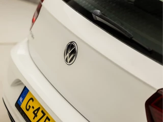 Volkswagen Polo Volkswagen Polo 1.0 Sportline (APPLE CARPLAY, GROOT NAVI, LM VELGEN, SPORTSTOELEN, CRUISE, LED ACHTERLICHTEN, NIEUWE APK, NIEUWSTAAT) - afbeelding nr 29