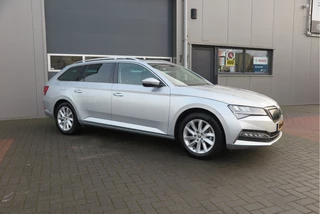 Škoda Superb , Keyless ,Carplay, Stuurwiel multifunctioneel,etc. slechts 11000 km !! Fabrieksgarantie t/m 03-2026 - afbeelding nr 14