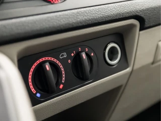 Volkswagen Transporter (APPLE CARPLAY, NAVIGATIE, BLUETOOTH, AIRCO, ELEK PAKKET, ARMSTEUN, SPORTSTOELEN, NIEUWE APK, NIEUWSTAAT) - afbeelding nr 22