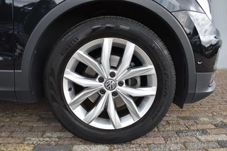 Volkswagen Tiguan Volkswagen Tiguan 1.5 TSI ACT HIGHL. LED, Camera, Apple Carplay - afbeelding nr 26