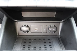 Hyundai Kona Hyundai Kona 1.6 GDI HEV Premium Navi/Leer/18