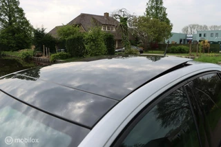 Volkswagen Taigo Volkswagen Taigo 1.0 TSI R-Line / Pano / Navi / Cam / Carpl. - afbeelding nr 2