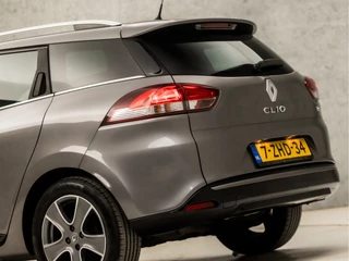 Renault Clio (NAVIGATIE, NAP, GETINT GLAS, SPORTSTOELEN, CRUISE, PARKEERSENSOREN, LM VELGEN, NIEUWE APK, NIEUWSTAAT) - afbeelding nr 11