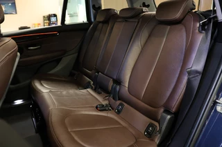 BMW 2 Serie BMW 2 Serie Gran Tourer 218i Luxury Line | 7-Zitter | HUD | Lederen bekleding | Stoel- en stuurverwarming | Navigatie | Camera | Adaptieve LED-koplamp | Sportstoelen | Alarm Klasse 3 | Elek. achterklep | DAB | Dealer onderhouden | NAP Logisch - afbeelding nr 8