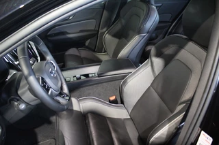 Volvo V60 Volvo V60 2.0 B4 CORE RIJKLAAR l LEDER l 197PK l CAMERA l CARPLAY l - afbeelding nr 22