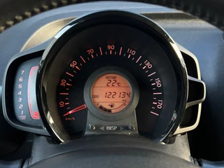 Toyota Aygo Toyota Aygo 1.0 VVT-i x-play | Achteruitrijcamera | Cruise Control | Airconditioning | Elektrische Ramen | - afbeelding nr 13