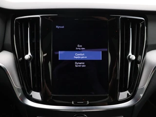 Volvo V60 Volvo V60 B4 AUT(8) R-DESIGN SCHUIFDAK HARMAN KARDON 19INCH TREKHAAK KEYLE - afbeelding nr 25