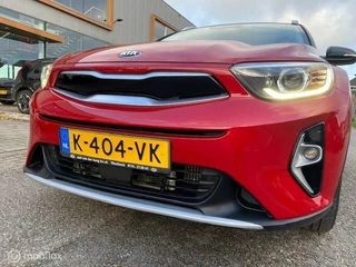 Kia Stonic Kia Stonic 1.0 Mild Hybride  T-GDI DynamicPlusLine 16 inch velgen & banden , Navigatie Appelcarp[lay, Bleutooth Priveglas , Electr. inklapbare spiegels , Parkeerhulp achter - afbeelding nr 10