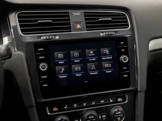 Volkswagen Golf Automaat (APPLE CARPLAY, GROOT NAVI, CLIMATE, CAMERA, STOELVERWARMING, SPORTSTOELEN, ADAPTIVE CRUISE, DAB+, NIEUWE APK, NIEUWSTAAT) - afbeelding nr 23