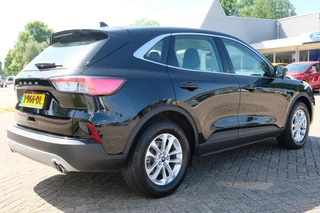 Ford Kuga Ford Kuga 1.5 EcoBoost Titanium 120pk Wegklapbare Trekhaak | Navigatie | Parkeersensoren | Apple Carplay | Metaal lak | Dealer onderhouden - afbeelding nr 3