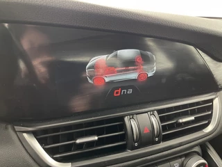 Alfa Romeo Giulia Alfa Romeo Giulia 2.0T Super | Colore Esterno | Trekhaak | 19'' | Leder - afbeelding nr 12