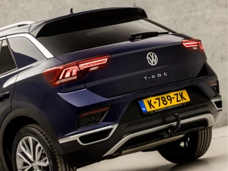 Volkswagen T-Roc Volkswagen T-Roc 1.5 TSI Sport 150Pk (VIRTUAL COCKPIT, APPLE CARPLAY, GROOT NAVI, CAMERA, LED KOPLAMPEN, SPORTSTOELEN, ADAPTIVE CRUISE, MODE KNOP, STOELVERWARMING, NIEUWE APK, NIEUWSTAAT) - afbeelding nr 18