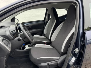 Toyota Aygo Toyota Aygo 1.0 VVT-i x-play Airco Camera Bluetooth Media player Nieuwe 4 seizoenen banden - afbeelding nr 3