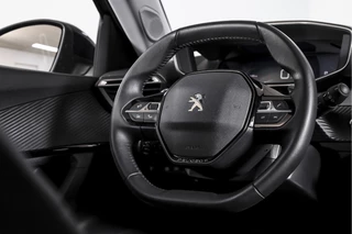 Peugeot 2008 Peugeot 2008 1.2 PureTech Allure Pack 130 PK - Automaat | Dig. Cockpit | PDC | Camera | NAV + App, Connect | ECC | DAB | LM 17