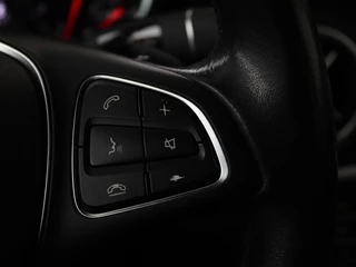 Mercedes-Benz A-Klasse Mercedes-Benz A-klasse 180 Urban | Stoelverwarming | Navigatie |  Sportstoelen | Half leder | Cruise control | Park Assist | Airco | Bluetooth - afbeelding nr 16