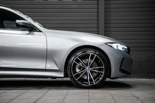 BMW 3 Serie BMW 3-serie 330e Sedan Hybrid | Vol | M Sport | Schuifdak | H&K | Innovation | Head Up | 19 inch | - afbeelding nr 3