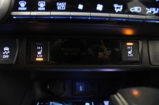 Toyota RAV4 Toyota RAV4 2.5 Plug-in Hybrid AWD Business Plus |Stoelverwarming|Camera|Navi| - afbeelding nr 16