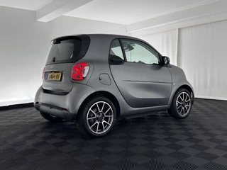 Smart Fortwo Aut. *PANO | FULL-LED | FULL-LEATHER | NAVI-FULLMAP | CAMERA | BRABUS-WHEELS | AMBIENT-LIGHT | AIRCO | PDC | CRUISE | DAB | CARPLAY | COMFORT-SEATS | 16''ALU* - afbeelding nr 6