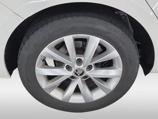 Škoda Octavia Škoda Octavia Combi 1.5 TSI Greentech Business Edition (150 PK) 1e-Eig. & Keurig-Onderh. BOVAG-Garantie. NL-Auto. - afbeelding nr 18