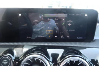 Mercedes-Benz CLA Mercedes CLA-klasse 250 AMG-NIGHT 225pk PANORAMADAK|SFEERVERLICHTING|WIDESCREEN|360CAMERA|BURMESTER|DEALER ONDERHOUDEN - afbeelding nr 34