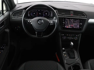 Volkswagen Tiguan Volkswagen Tiguan 1.5 TSI R-Line | DSG | 360 camera | Active Info |  Keyless | Adaptive cruise | Trekhaak | Full LED | Park Assist | Carplay | Navigatie - afbeelding nr 3