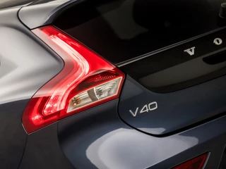 Volvo V40 Automaat (PANORAMADAK, NAVIGATIE, CAMERA, GETINT GLAS, STOELVERWARMING, SPORTSTOELEN, KEYLESS, LED KOPLAMPEN, PARKEERSENSOREN, NIEUWSTAAT) - afbeelding nr 23