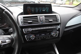 BMW 1 Serie BMW 1 Serie 118i High Exe. M Sport / Schuifdak / Camera / Leder / 18'' / Navigatie / Sportstoelen / Stoelverwarming / DAB / Cruise Control - afbeelding nr 11