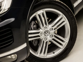 Volkswagen Touareg Volkswagen Touareg 3.0 TDI Sport 263Pk Automaat (PANORAMADAK, NAVIGATIE, LUCHTVERING, DYNAUDIO, STUUR/STOELVERWARMING, LEDEREN SPORTSTOELEN, TREKHAAK, ADAPTIVE CRUISE, XENON, CAMERA, NIEUWE APK, NIEUWSTAAT) - afbeelding nr 38